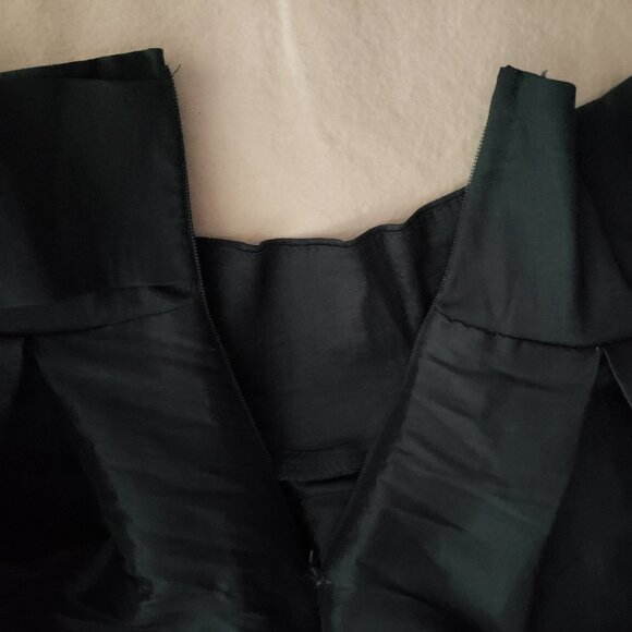 Hunter Green Calf Skirt [Forever 21 Iris] [Size M] - Picture 7 of 7